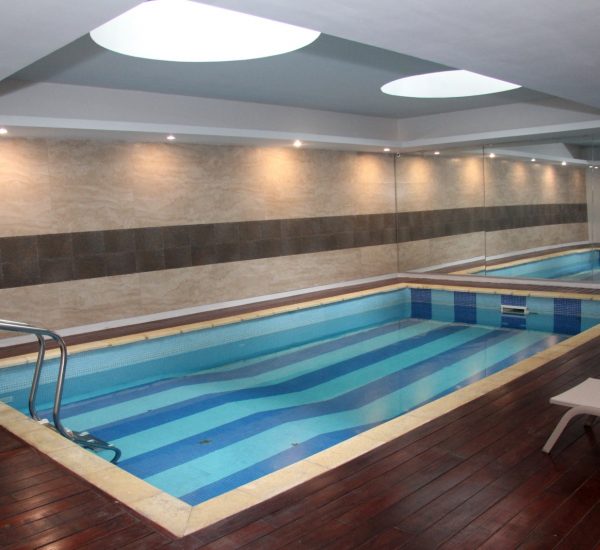 Piscina cerrada 1